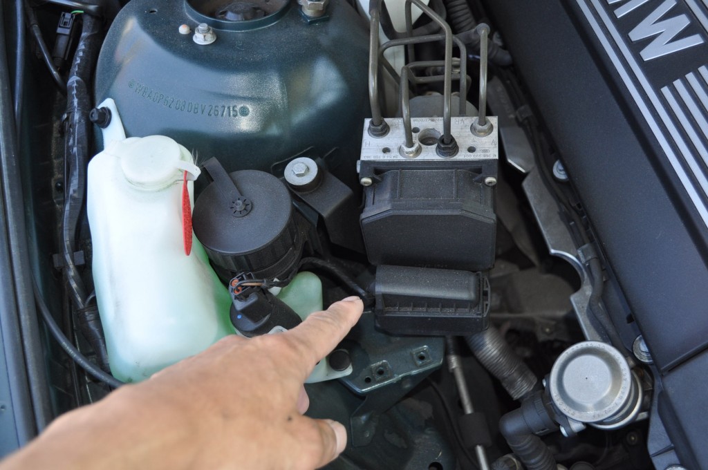 8/6 BMW E39 ABSユニット修理 5シリーズ & お盆期間 予約状況 ABS修理のお店Jスクエア