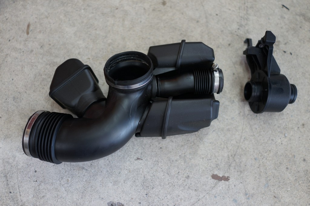 5/23 BMW Z4 ABS修理｜新品DSCユニット交換後はコーディングが必須！ ABS修理のお店Jスクエア