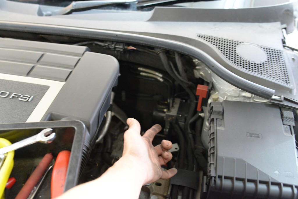 AUDI TT ABS修理 千葉県から｜ディーラーさんからの紹介でご来店 ABS修理のお店Jスクエア