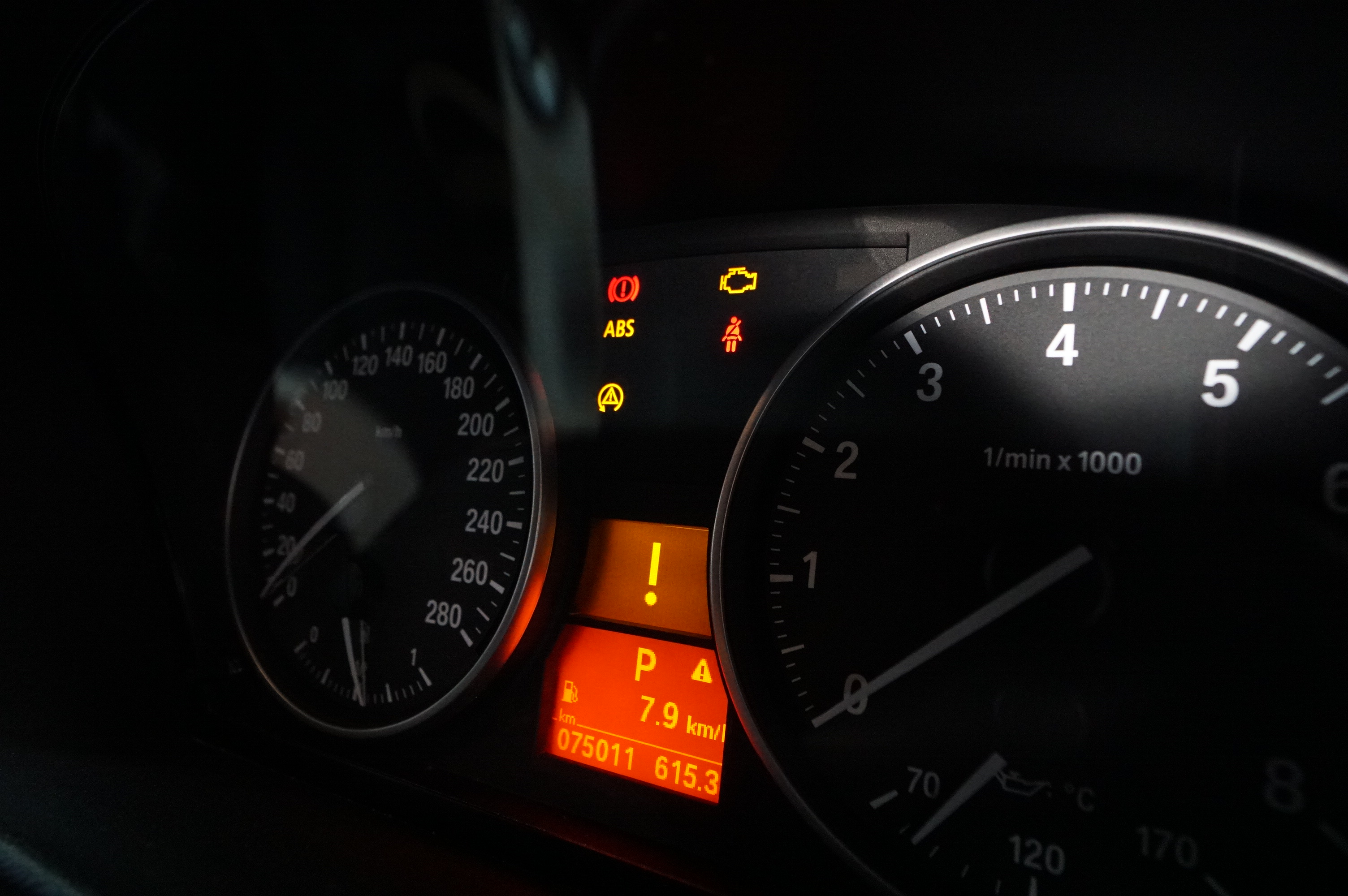 BMW E91 DSCユニット故障時のランプ点灯の様子