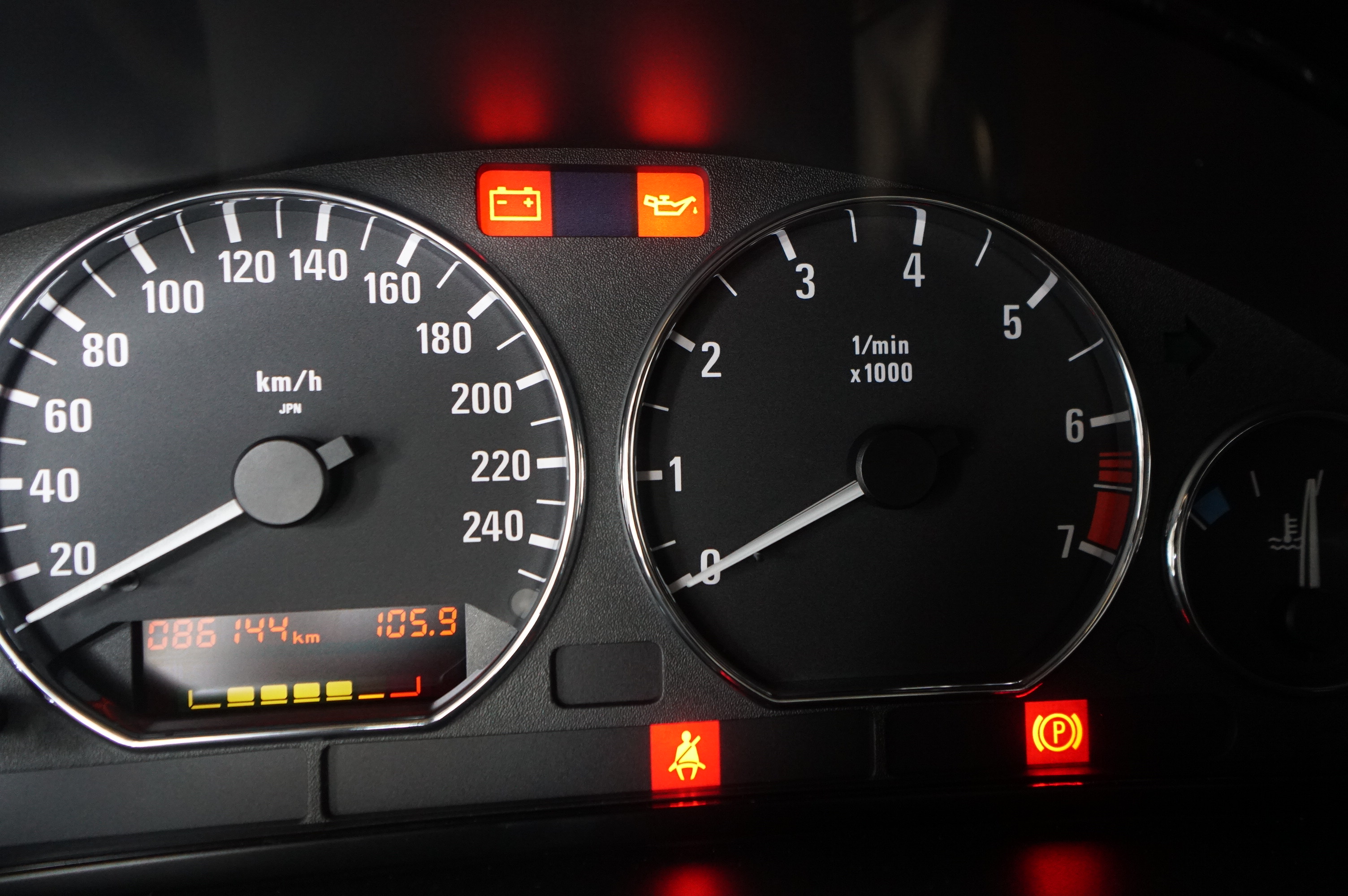 BMW Z3 ABSユニット故障時のランプ点灯の様子2