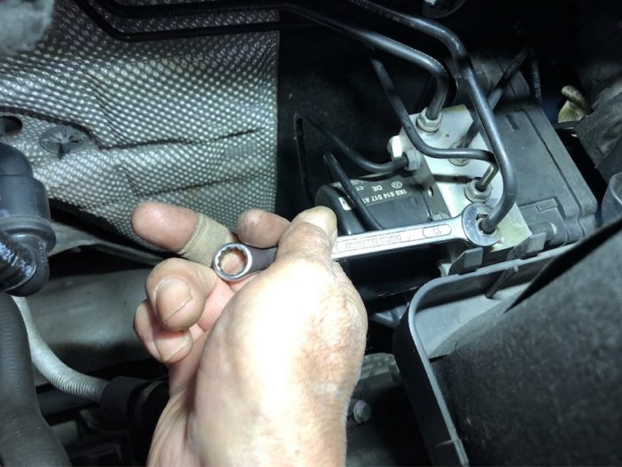 VW ゴルフABS修理｜コーディングの流れ ABS修理のお店Jスクエア