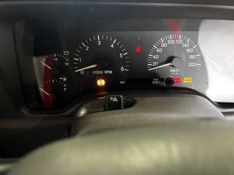 ジープチェロキーABSユニット修理｜頑丈な車両で走行距離20万キロ ABS修理のお店Jスクエア