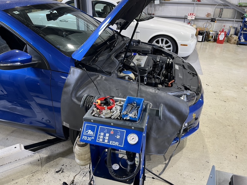 圧送機を使用してブレーキエア抜き